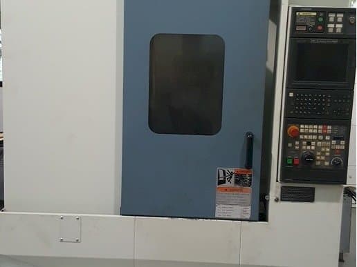 Masina MORI SEIKI Accumill 4000 eestvaade
