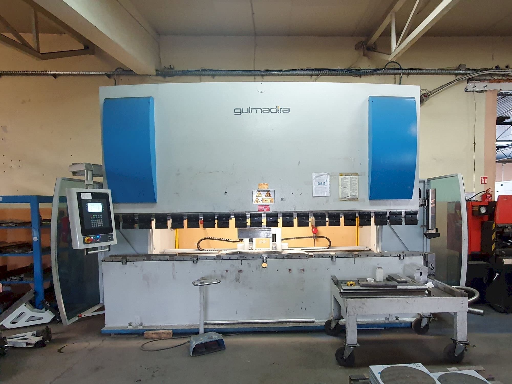 Masina ADIRA PMO-16040PLS   eestvaade