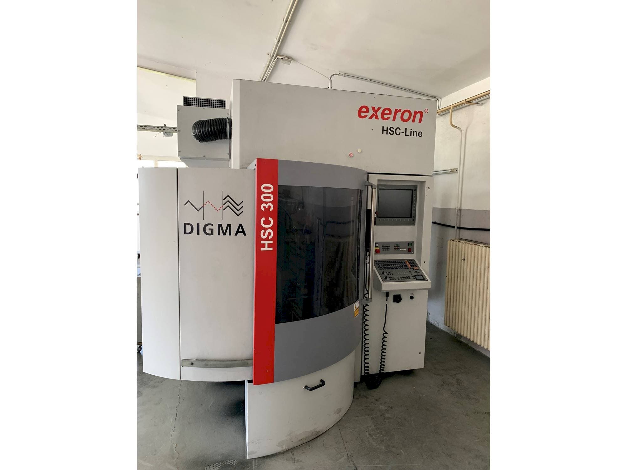 Masina Exeron HSC 300P eestvaade