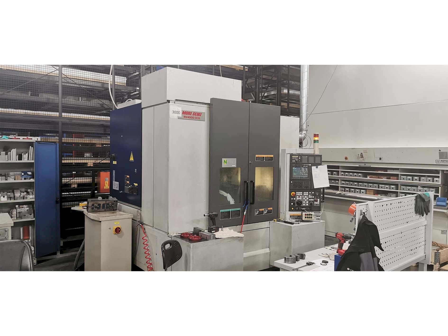 Masina MORI SEIKI NV4000 eestvaade
