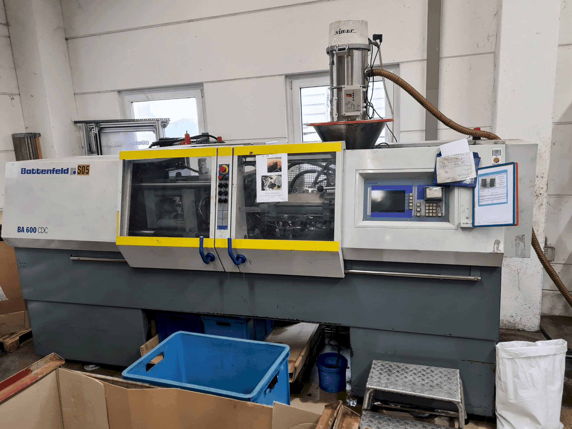 Masina Battenfeld BA 600/200 CDC eestvaade