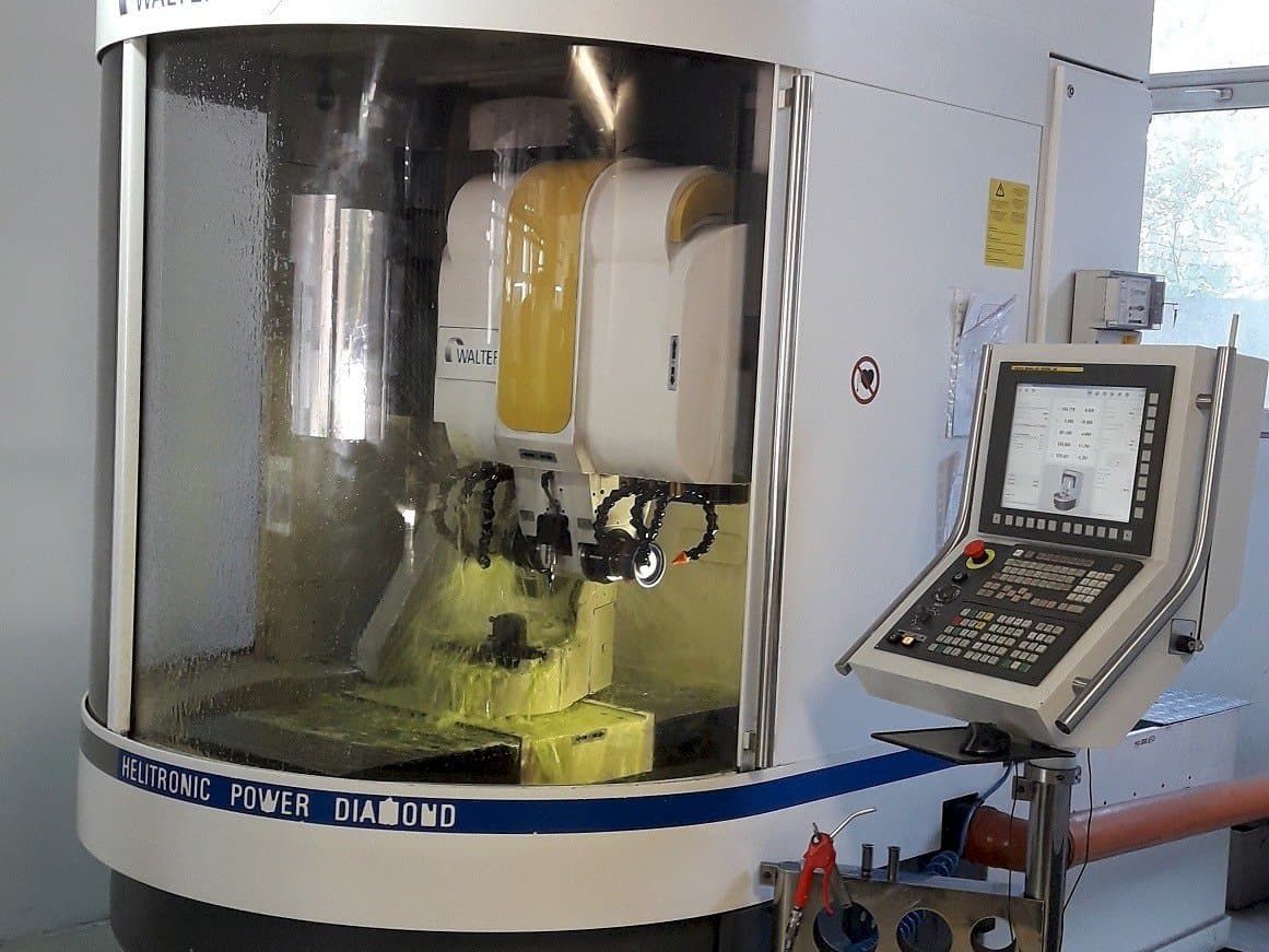 Masina Walter Helitronic Power F   eestvaade