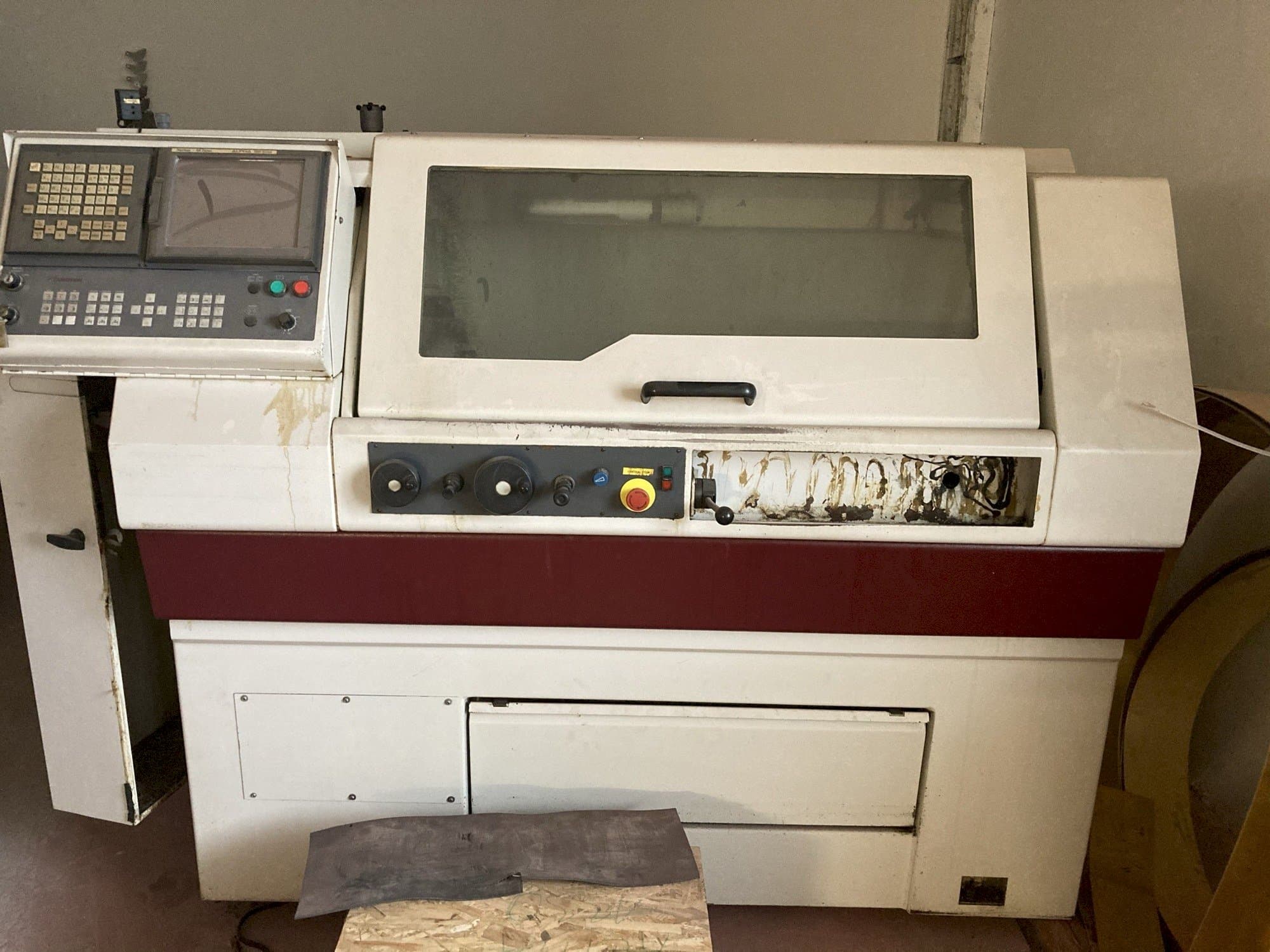 Masina Harrison Alpha 1330S eestvaade