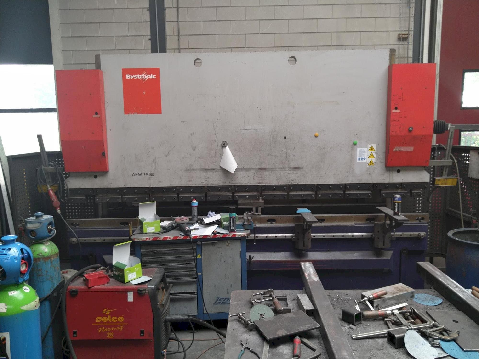 Masina Bystronic EP40-160 eestvaade