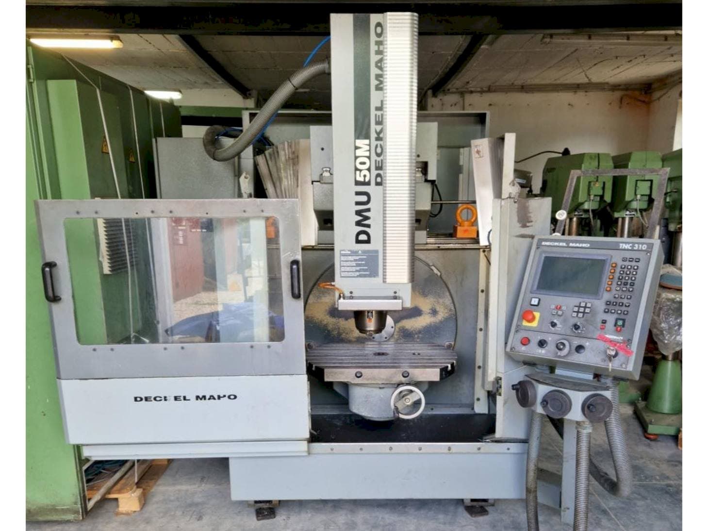 Masina DECKEL MAHO DMU 50M   eestvaade
