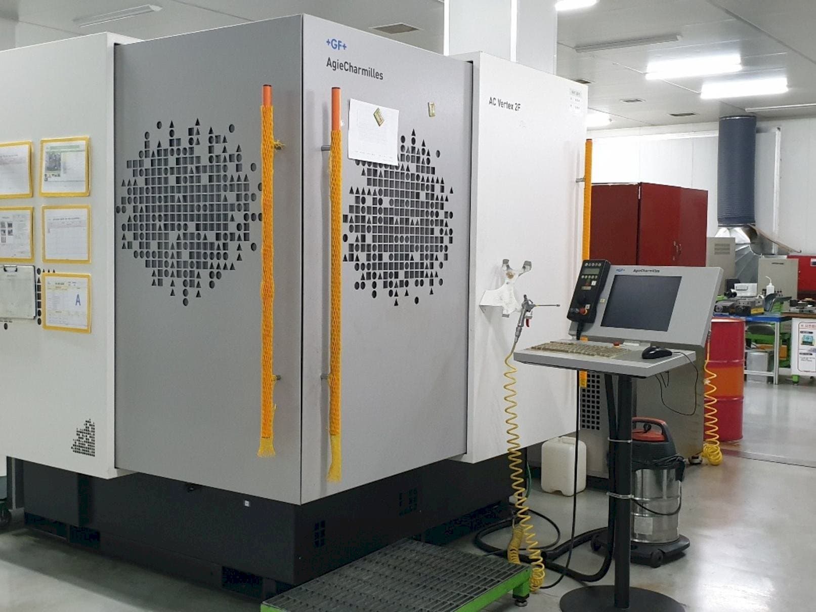 Masina AgieCharmilles AC VERTEX 2F eestvaade