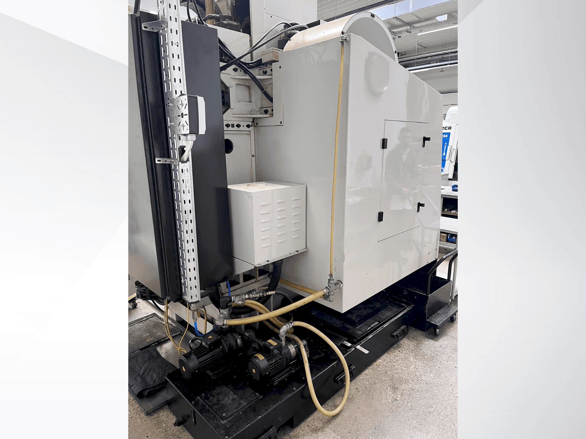 Masina Hurco VMX24S tagantvaade