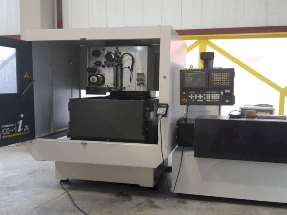 Masina FANUC Robocut α-1iA eestvaade