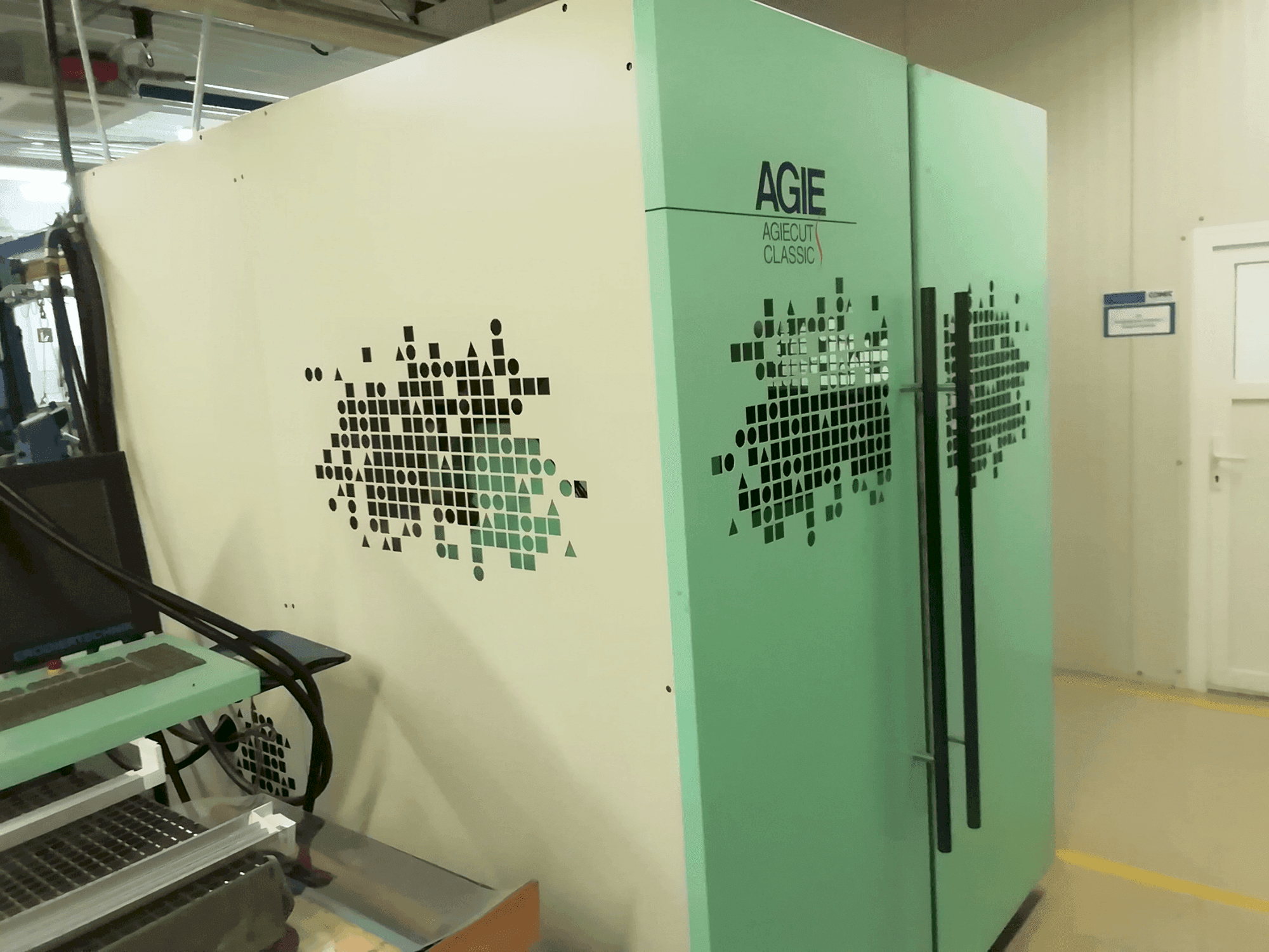 Masina AGIE Agiecut   eestvaade