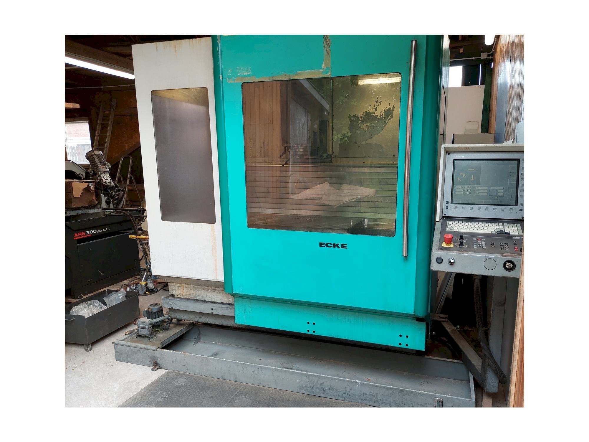 Masina DECKEL MAHO DMU 60 E eestvaade