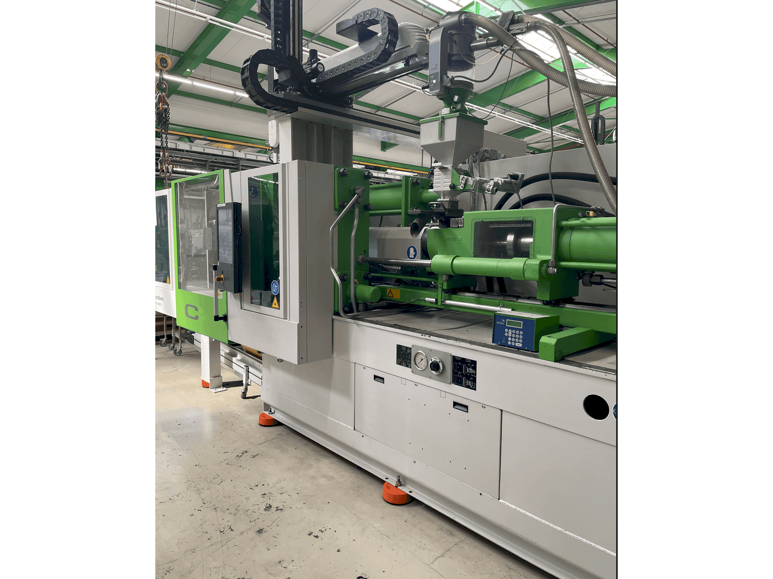 Masina Krauss Maffei KM 200-1400CM eestvaade