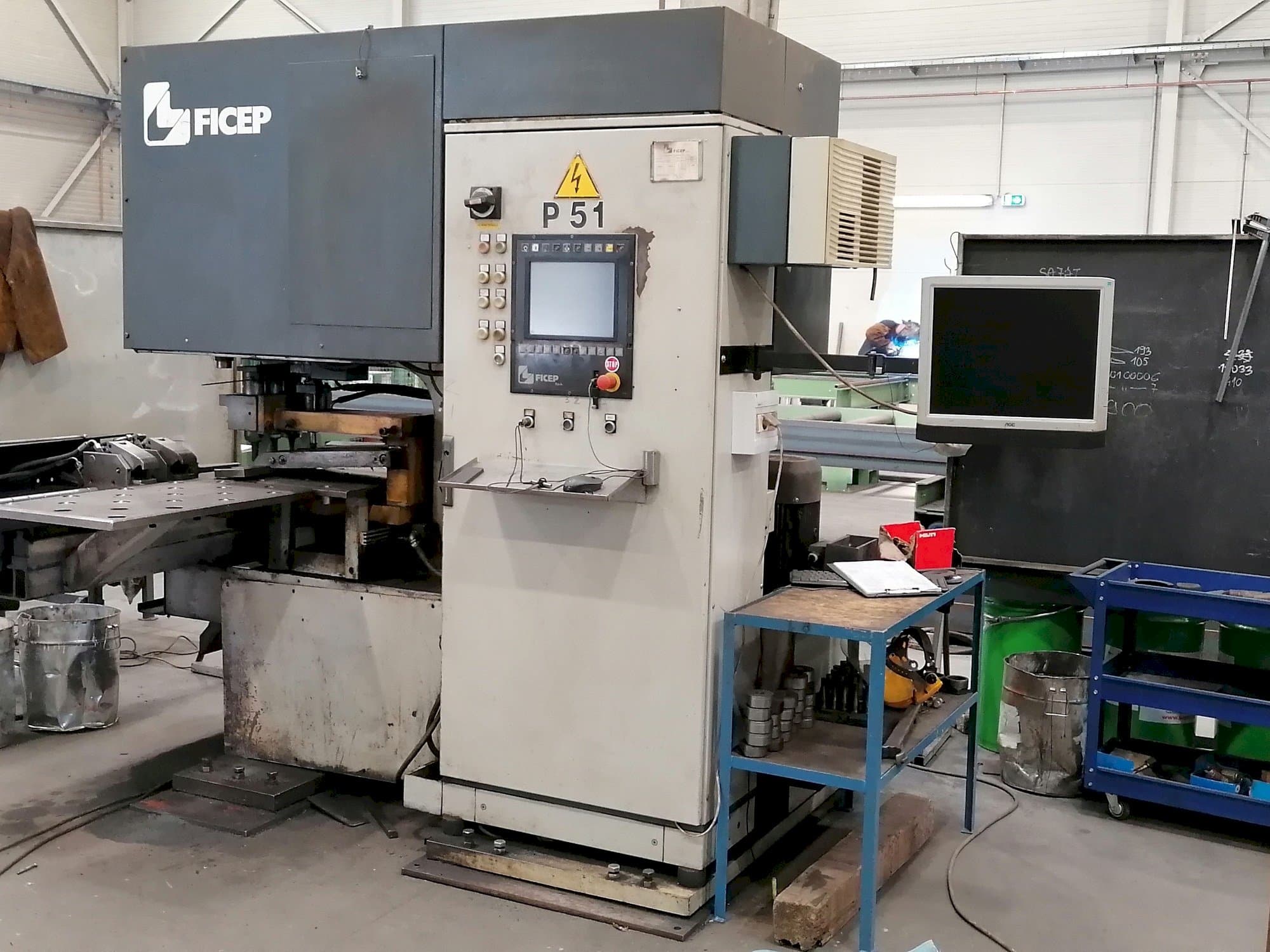 Masina FICEP P51 eestvaade