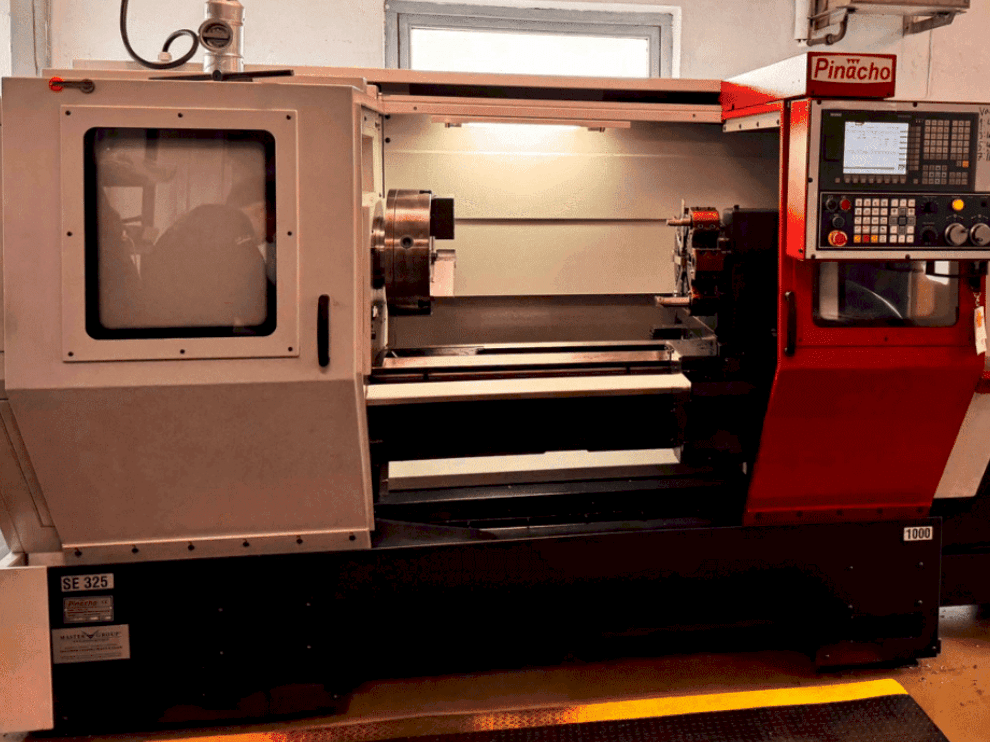 Masina Pinacho SE325 eestvaade