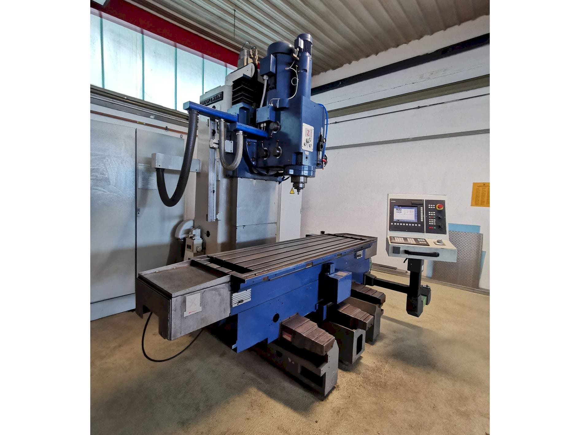 Masina Droop & Rein FS 100 ke eestvaade