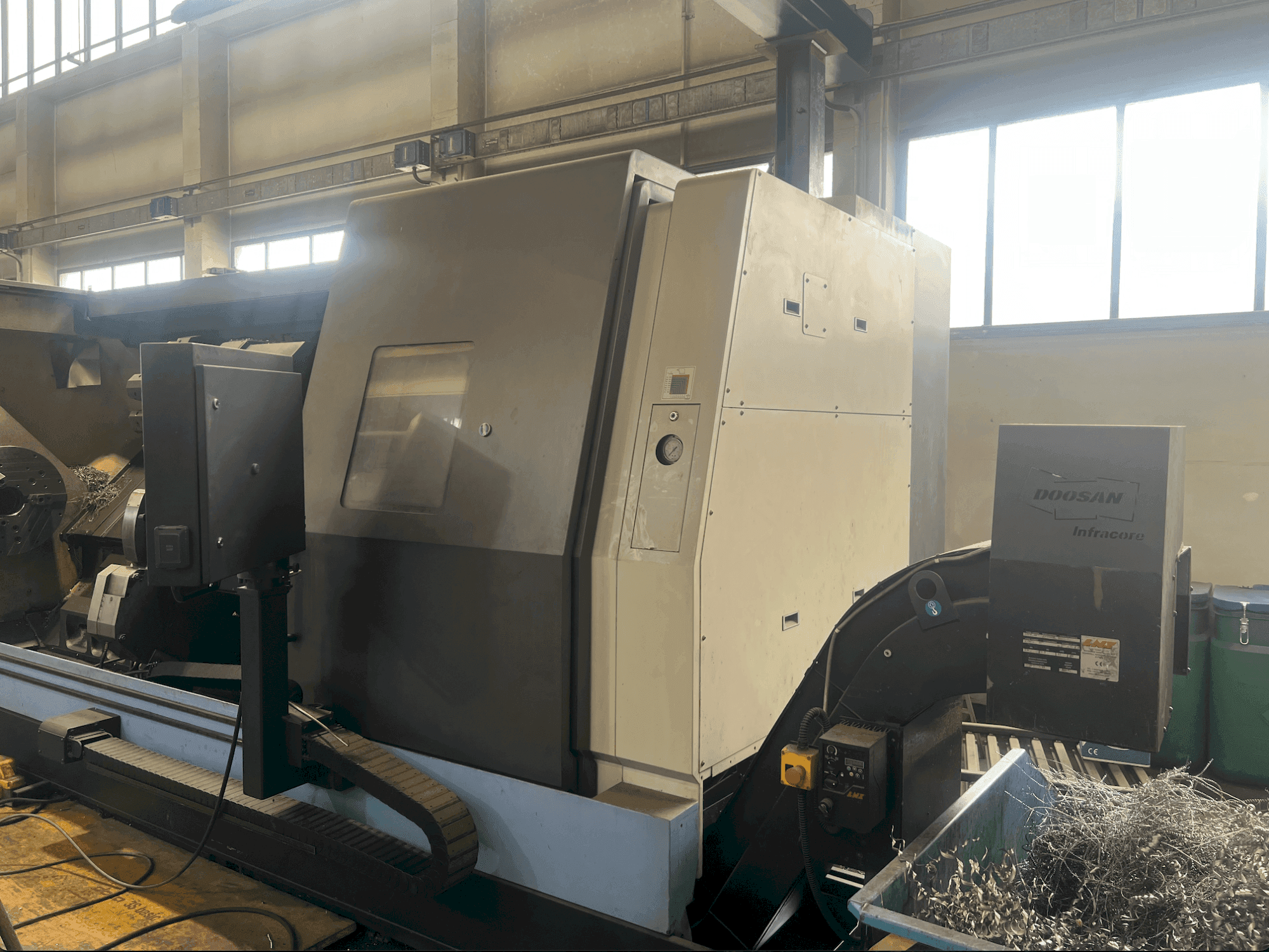 Masina DOOSAN Puma 700 LM eestvaade