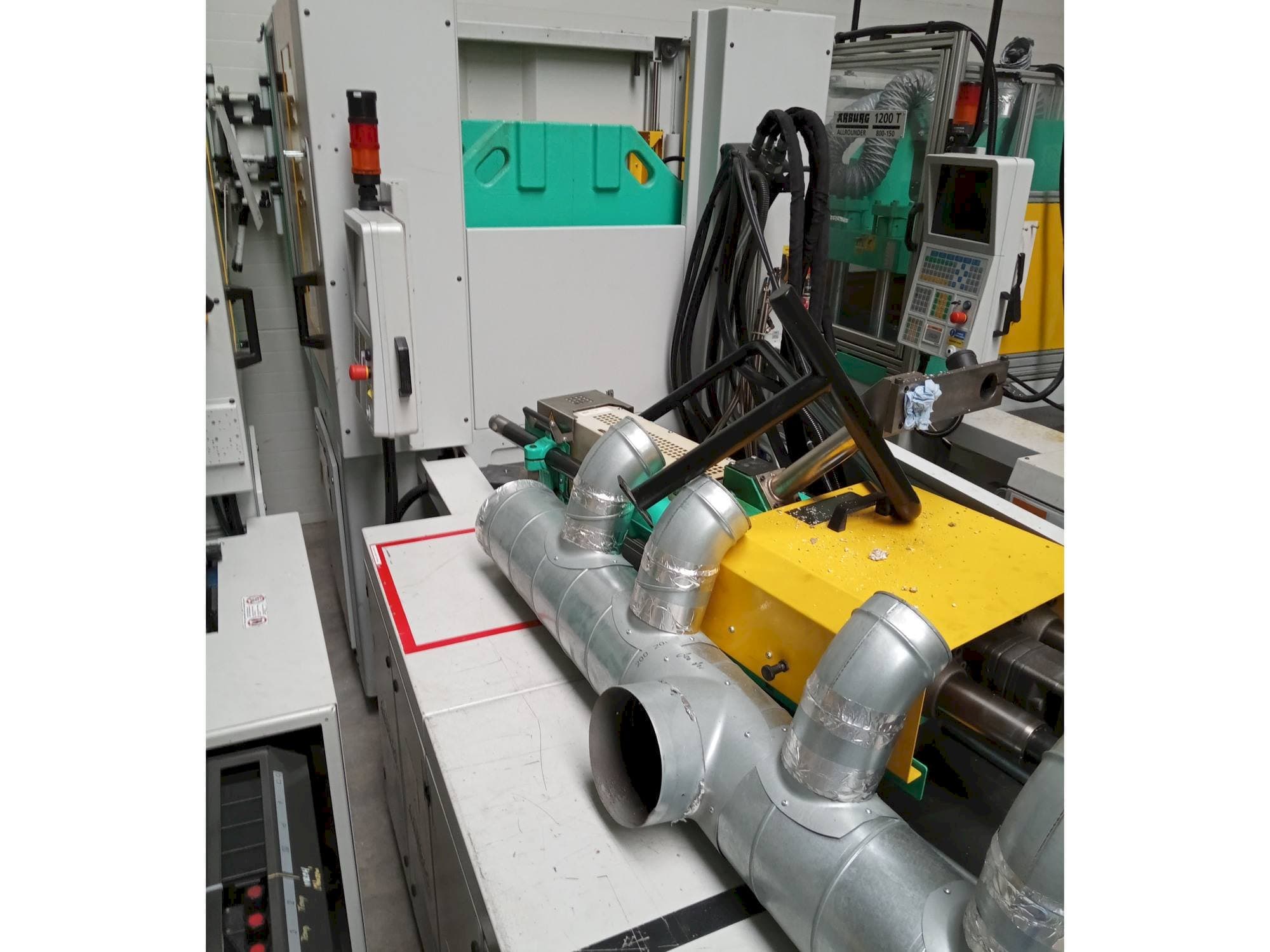 Masina Arburg Allrounder 1200T-800-170 eestvaade