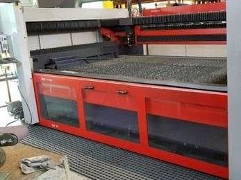 Masina Bystronic Bystar II 3015 eestvaade
