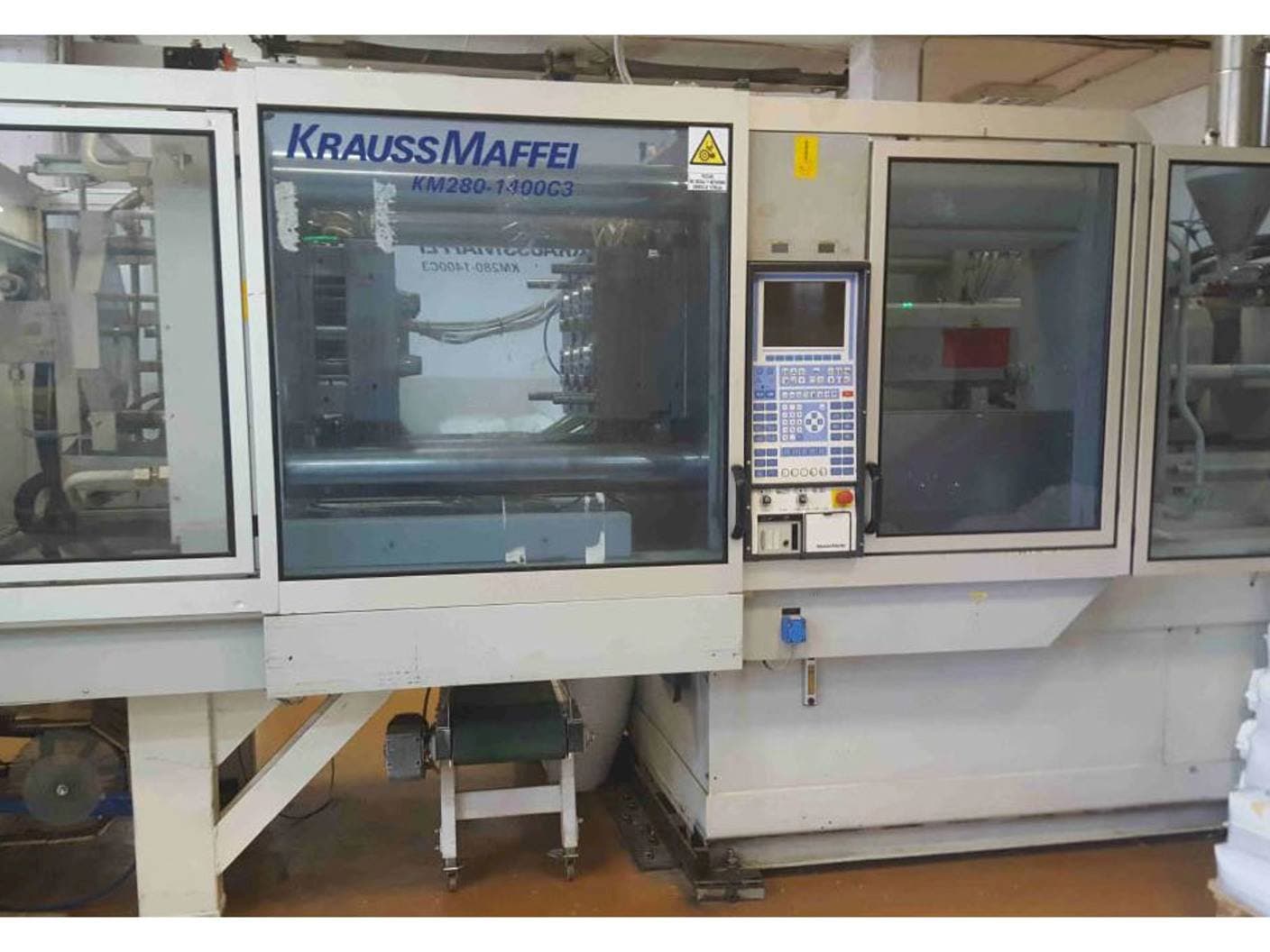 Masina Krauss Maffei KM 280-1400 C3 eestvaade