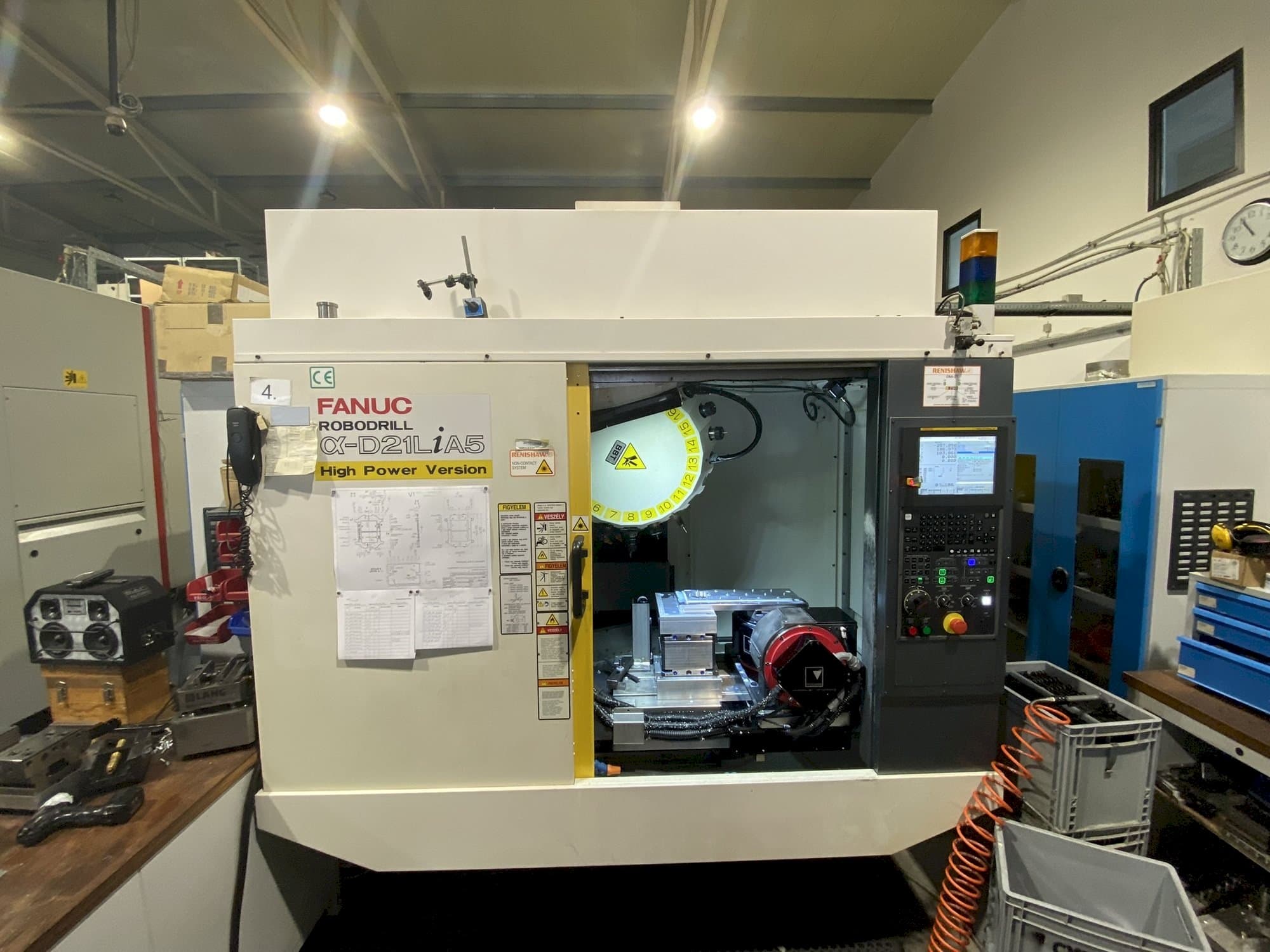 Masina FANUC Robodrill Alpha D21LiB5 eestvaade