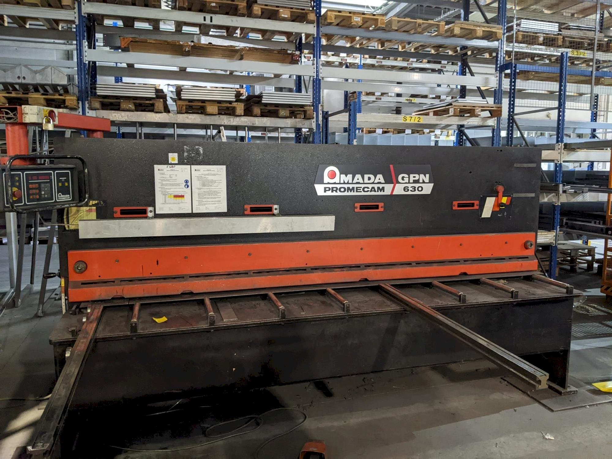Masina AMADA Promecam Gpn 630 eestvaade