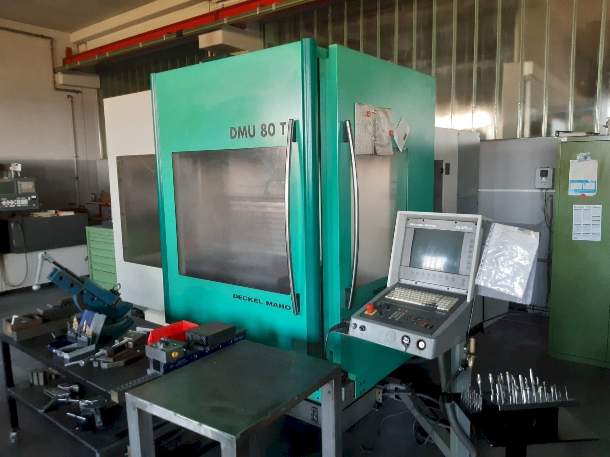 Masina DECKEL MAHO DMU 80T eestvaade