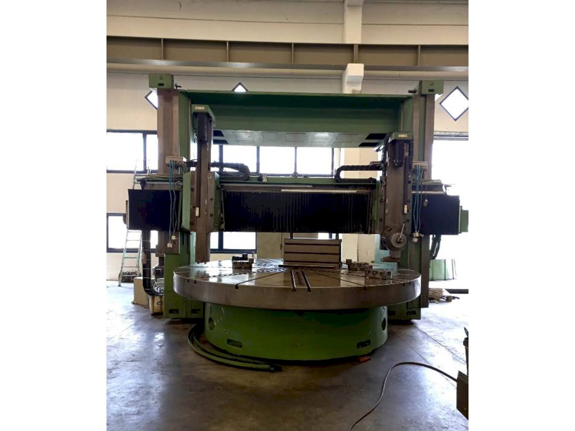 Masina Titan SC 43 ECS 1400   eestvaade