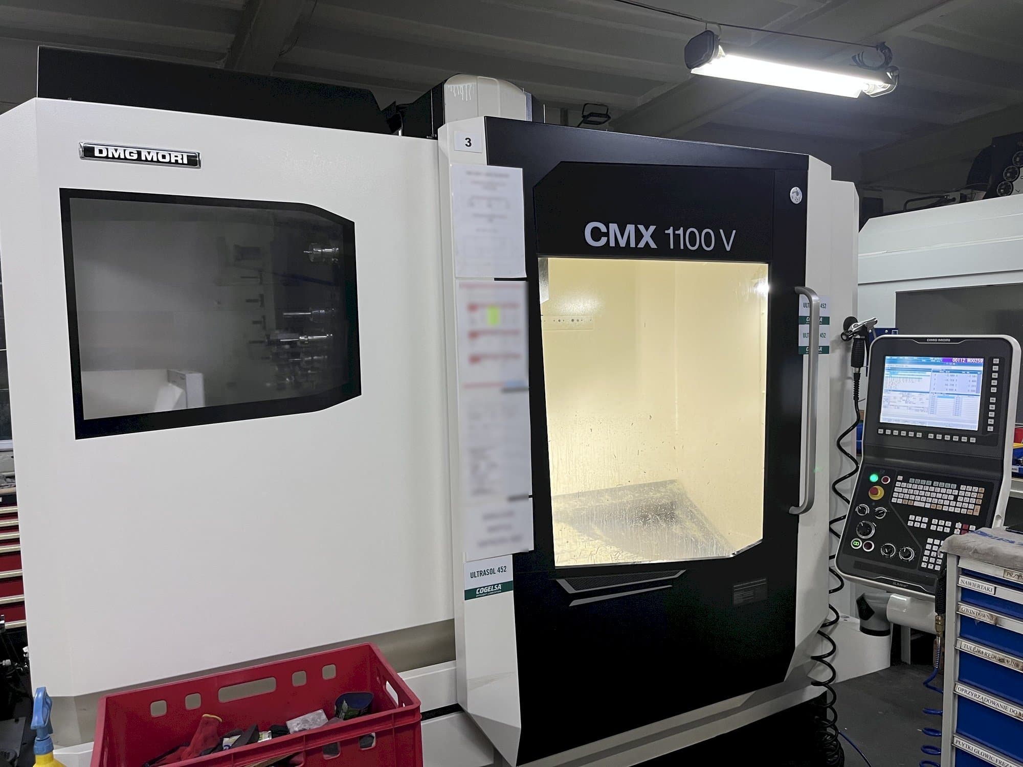 Masina DMG MORI CMX 1100 V vasaku külje vaade
