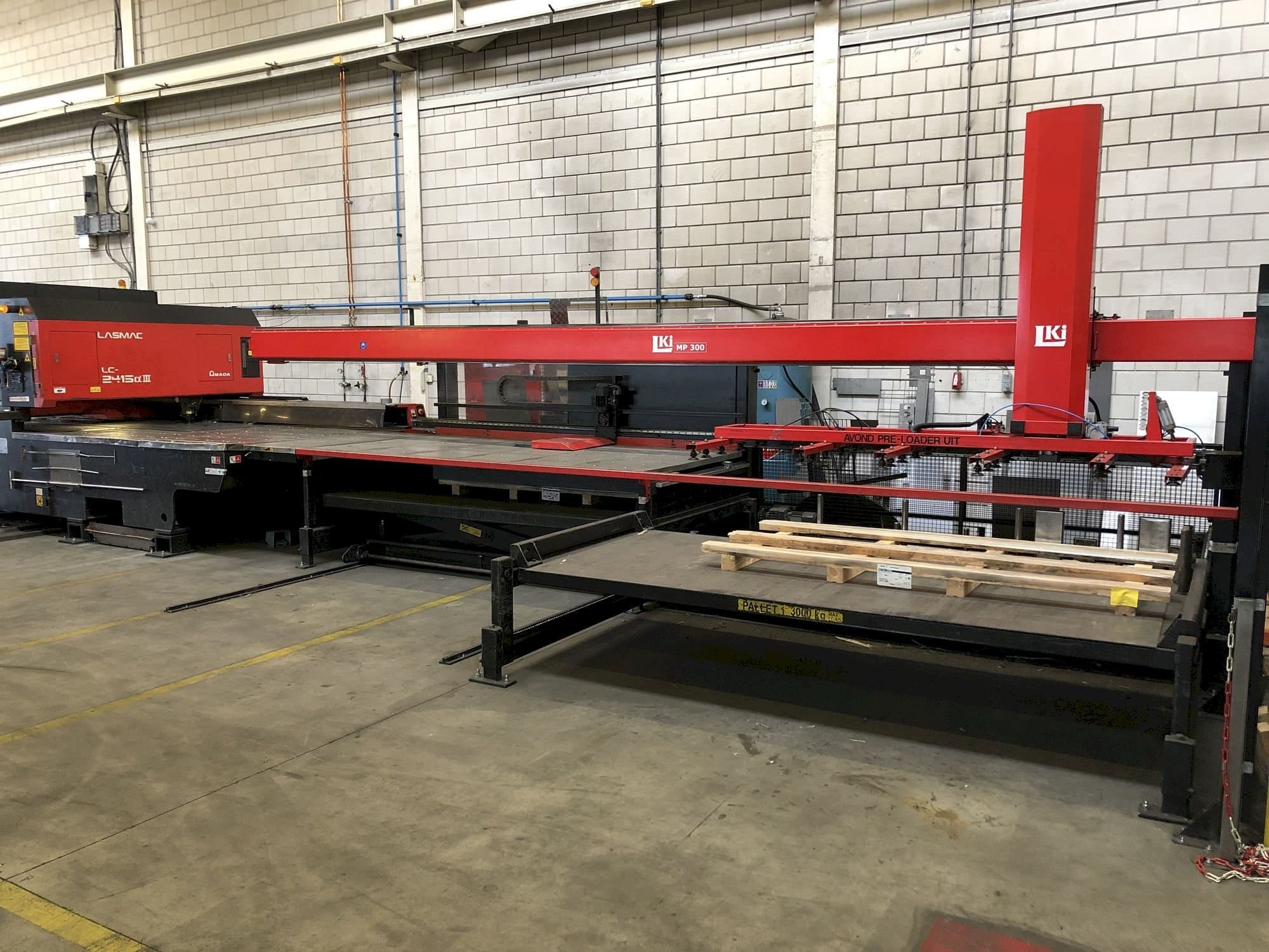 Masina AMADA LC2415 ALPHA III eestvaade