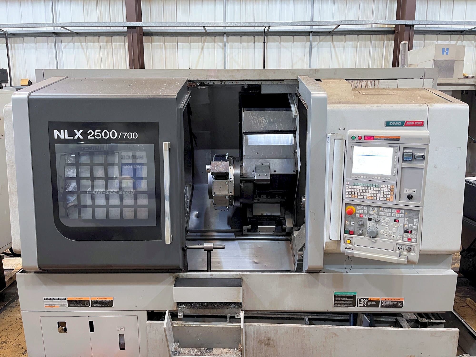 Masina MORI SEIKI NLX2500Y-700   eestvaade