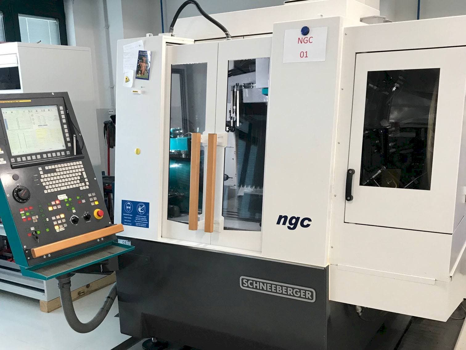 Masina Schneeberger NGC eestvaade