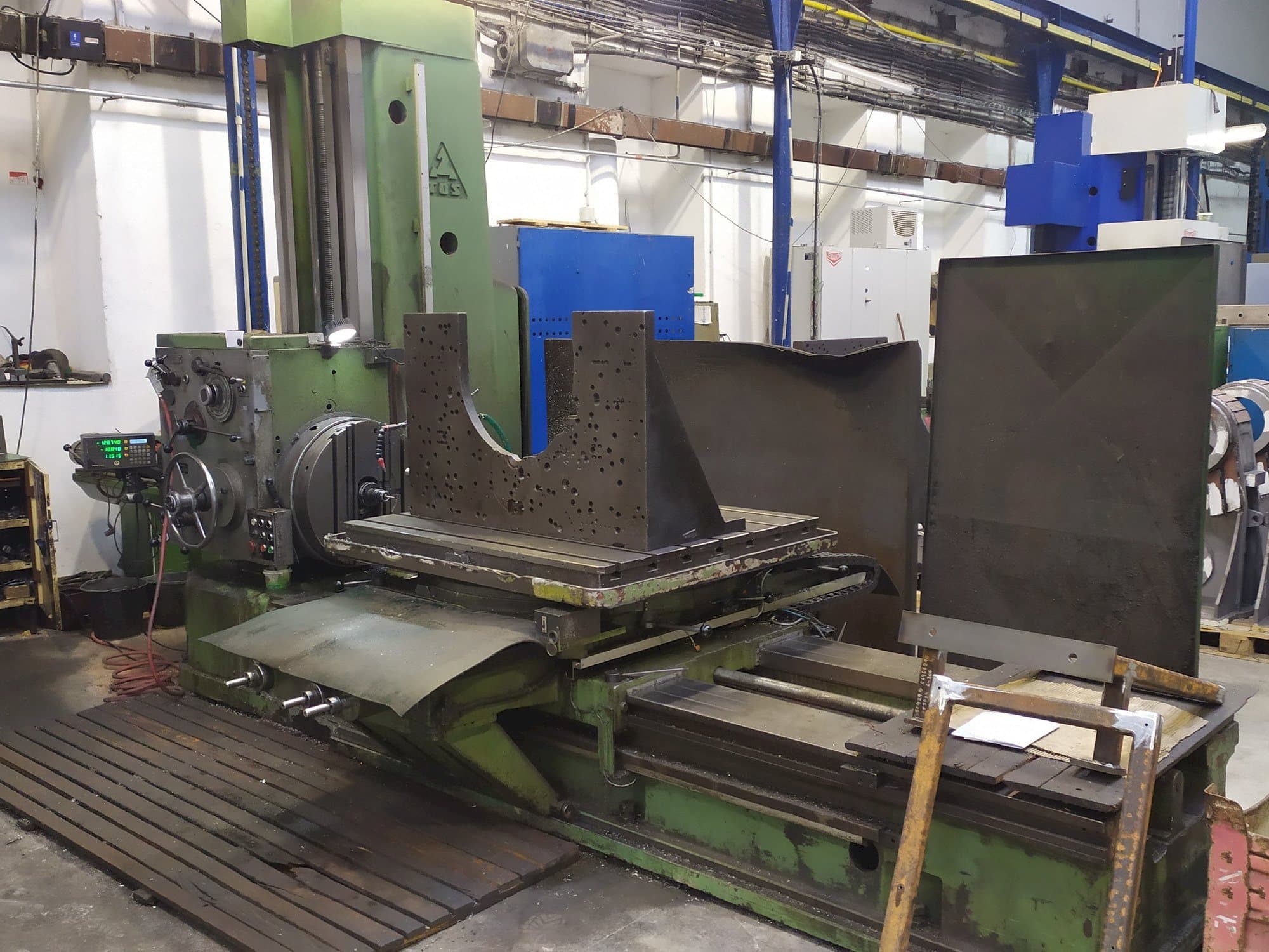 Masina TOS H 100   eestvaade