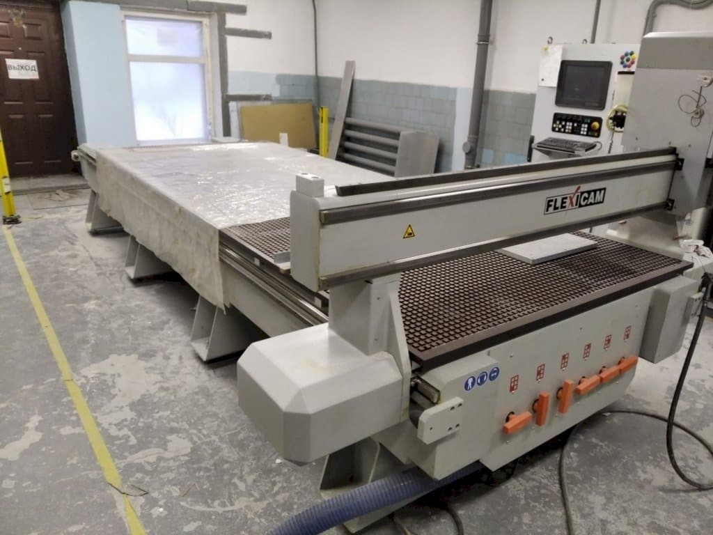 Masina Becker FLEXICAM 1540 eestvaade