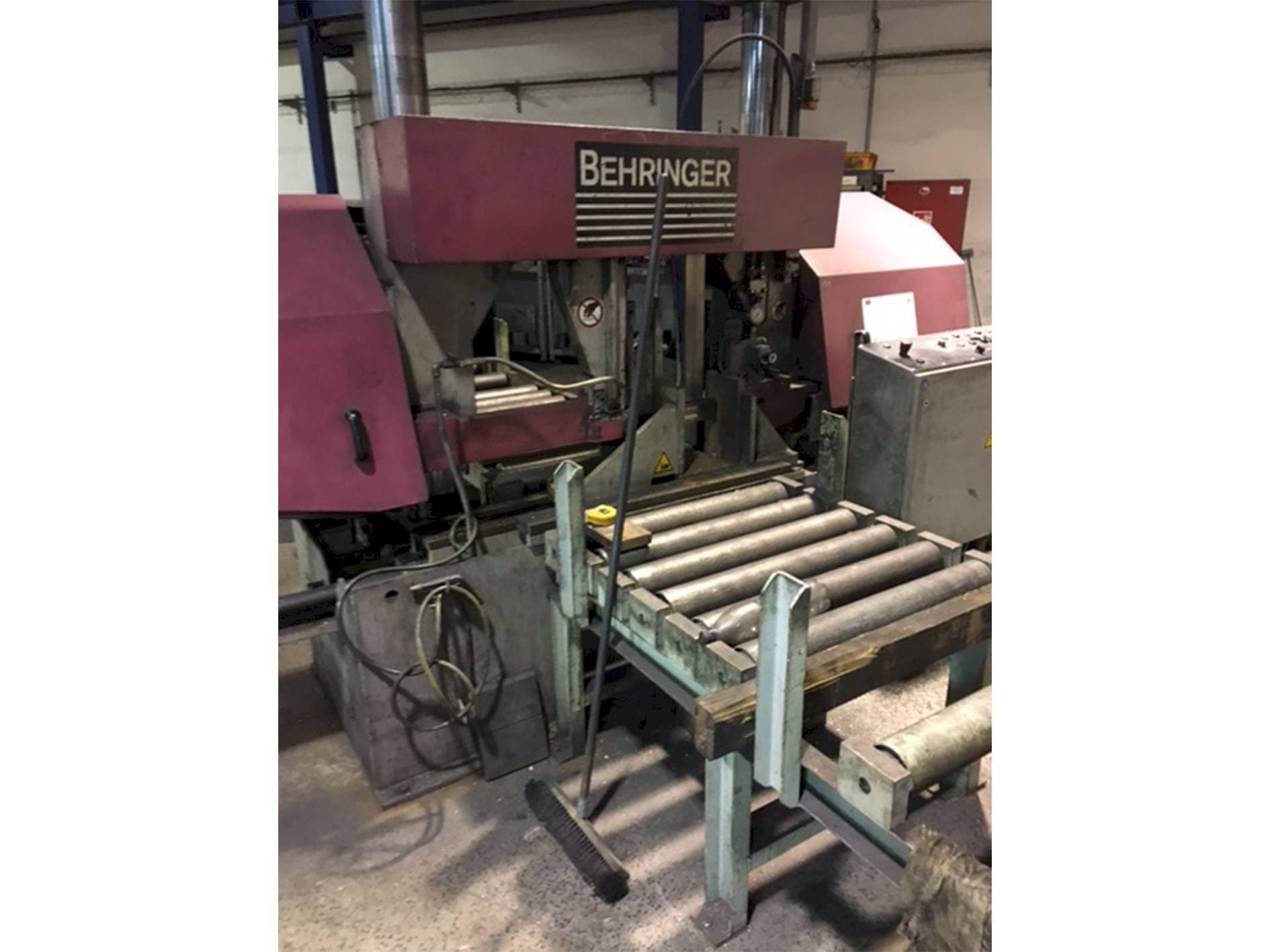 Masina Behringer HBP 530 eestvaade