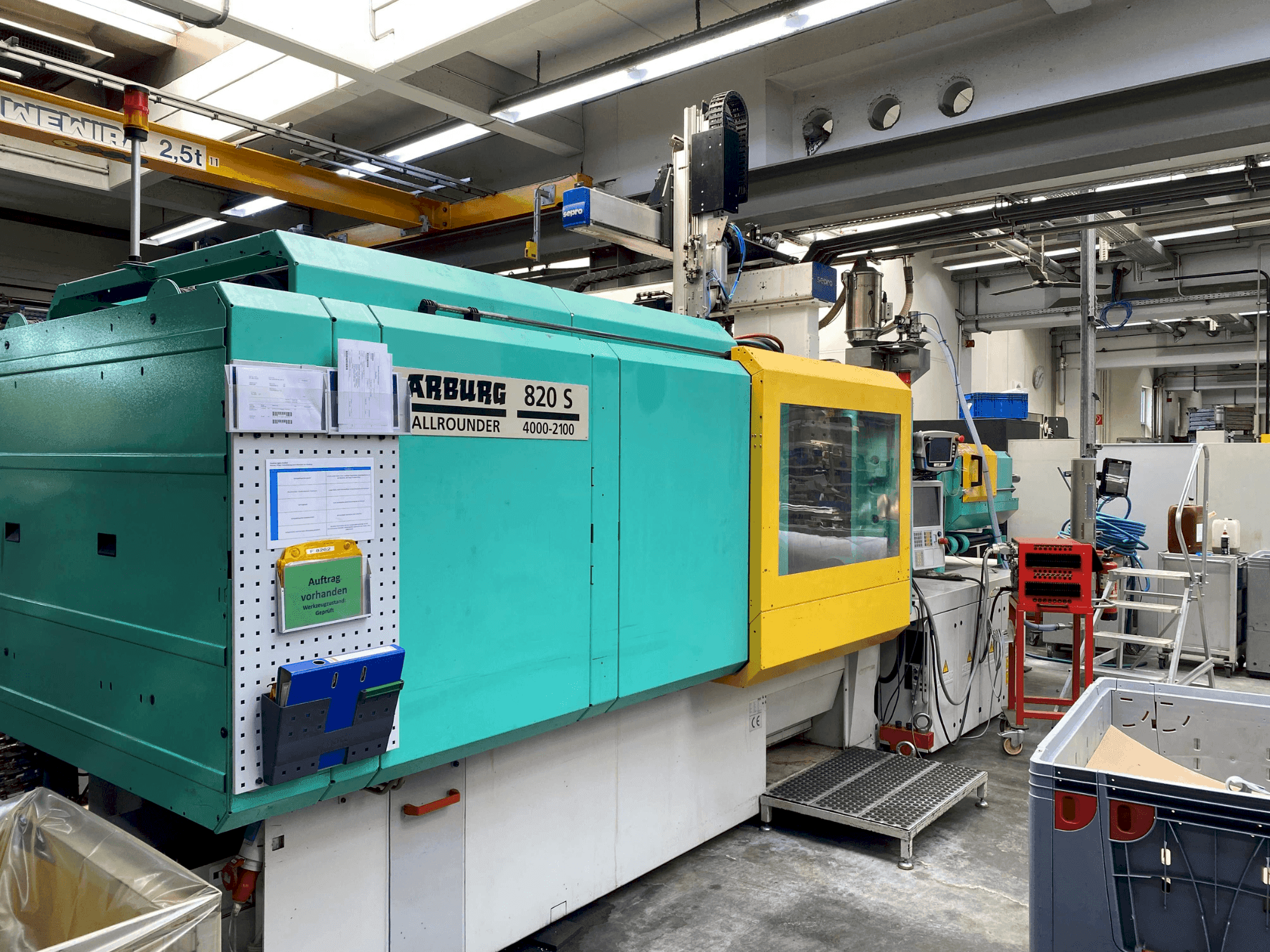 Masina Arburg Allrounder 820 S 4000-2100 eestvaade