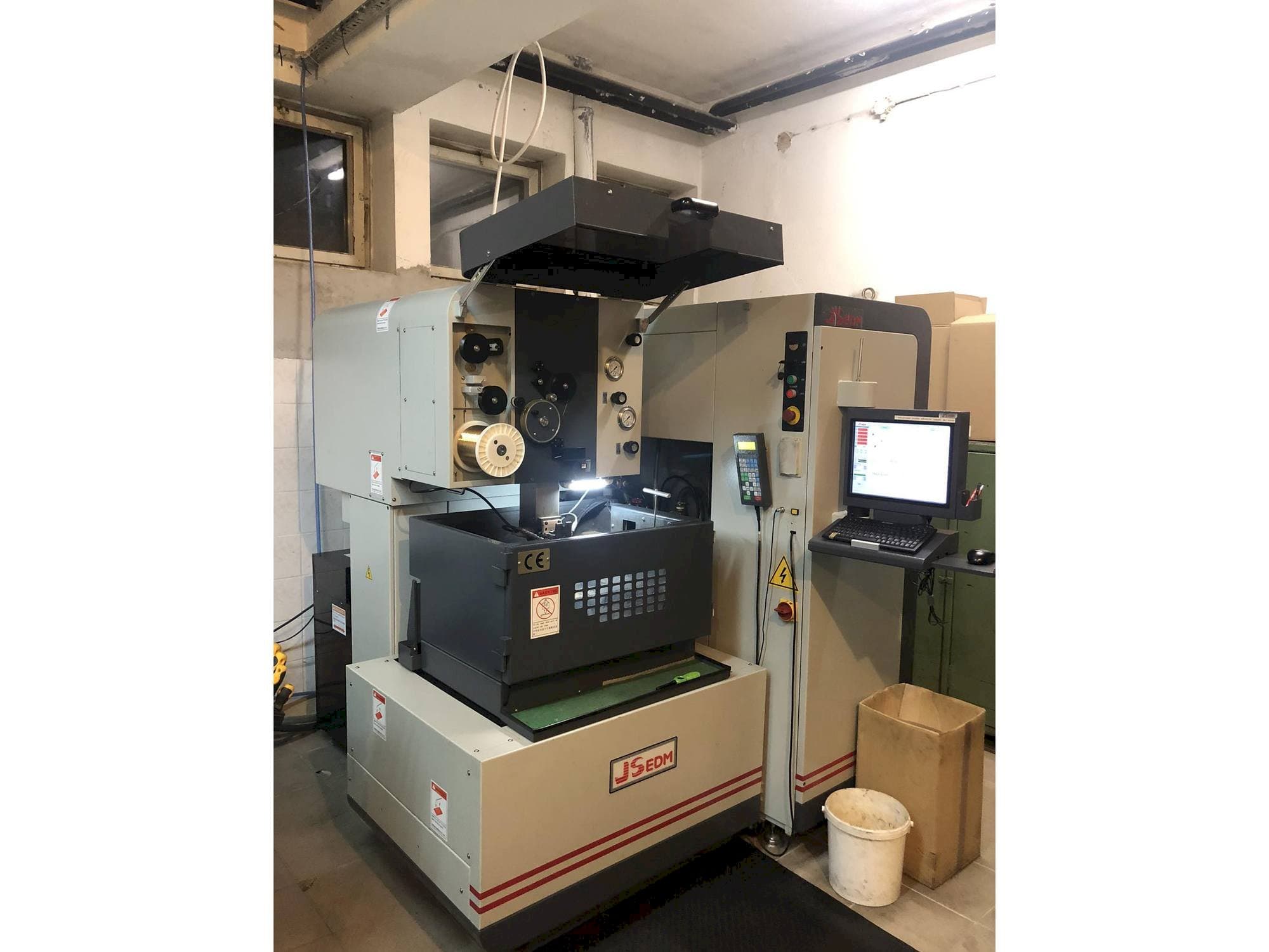 Masina JS EDM Wi-200s eestvaade