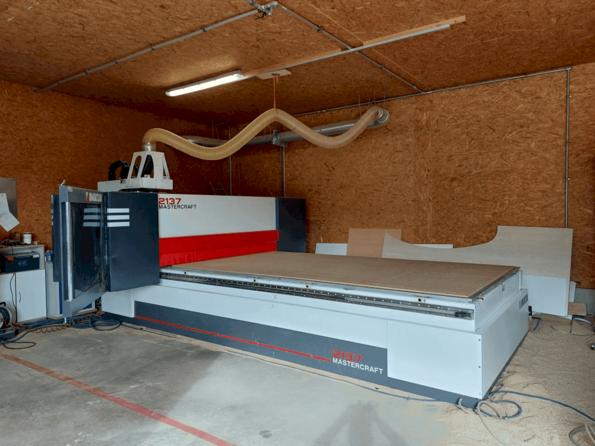 Masina OMAKSAN Mastercraft 217 eestvaade