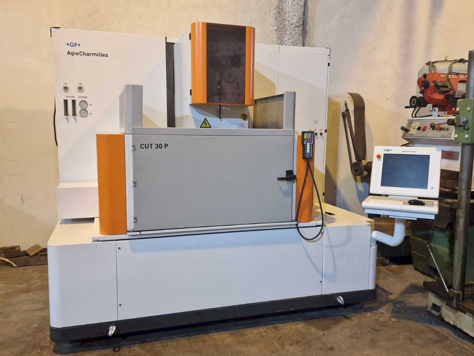 Masina AgieCharmilles CUT 30P eestvaade