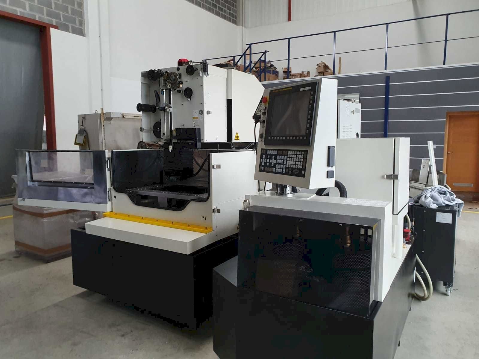 Masina FANUC Robocut α-1iE   eestvaade