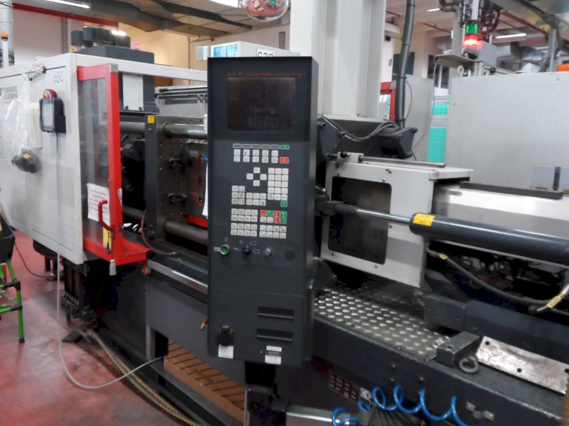 Masina FERROMATIK MILACRON K-Tec 160S eestvaade