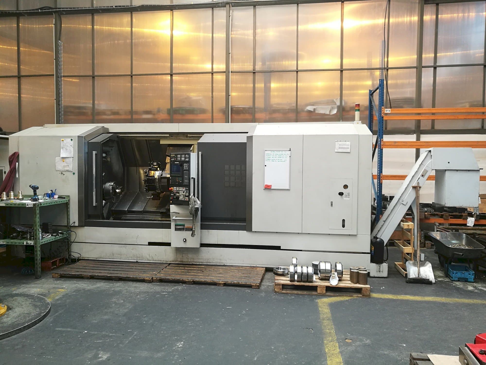 Masina MORI SEIKI NL 3000 SY/2000 eestvaade