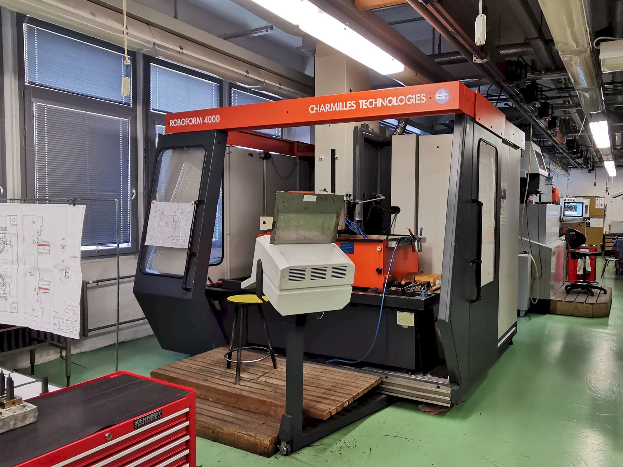 Masina CHARMILLES Roboform 4000 eestvaade