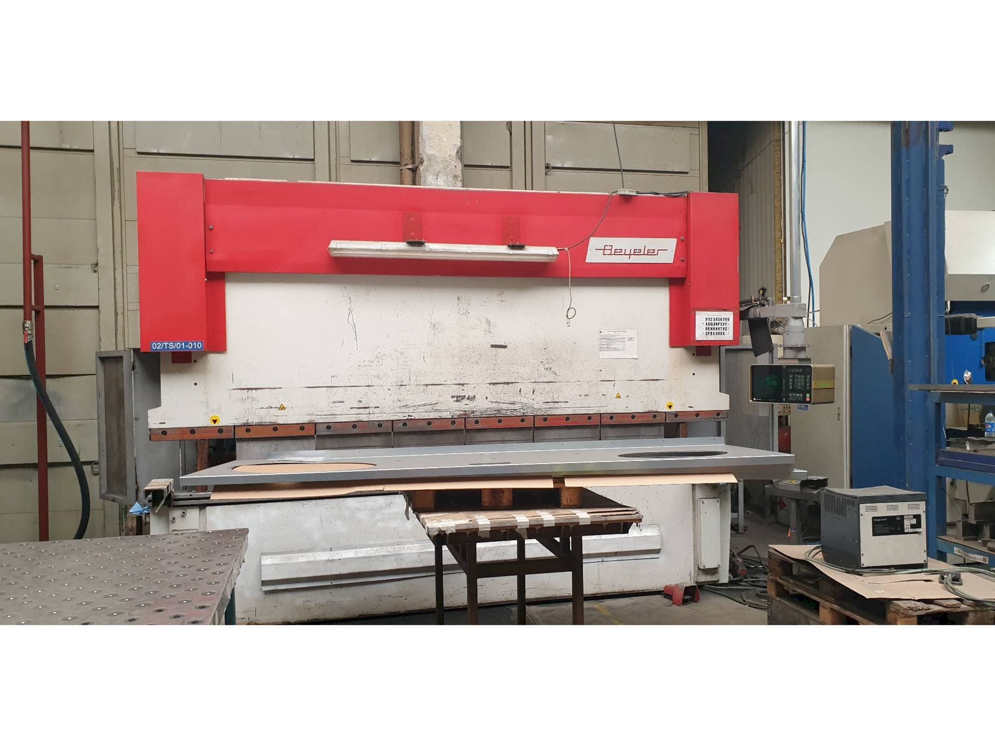 Masina BEYELER RT 250x4100 eestvaade