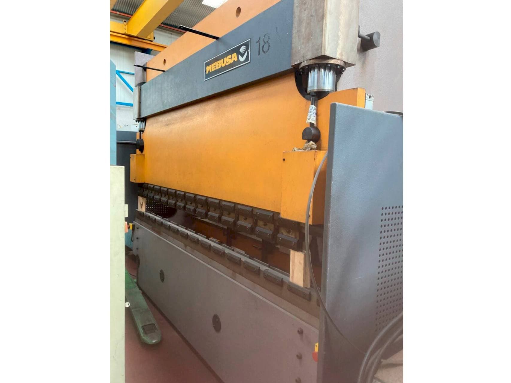 Masina MEBUSA PH80/30SY eestvaade