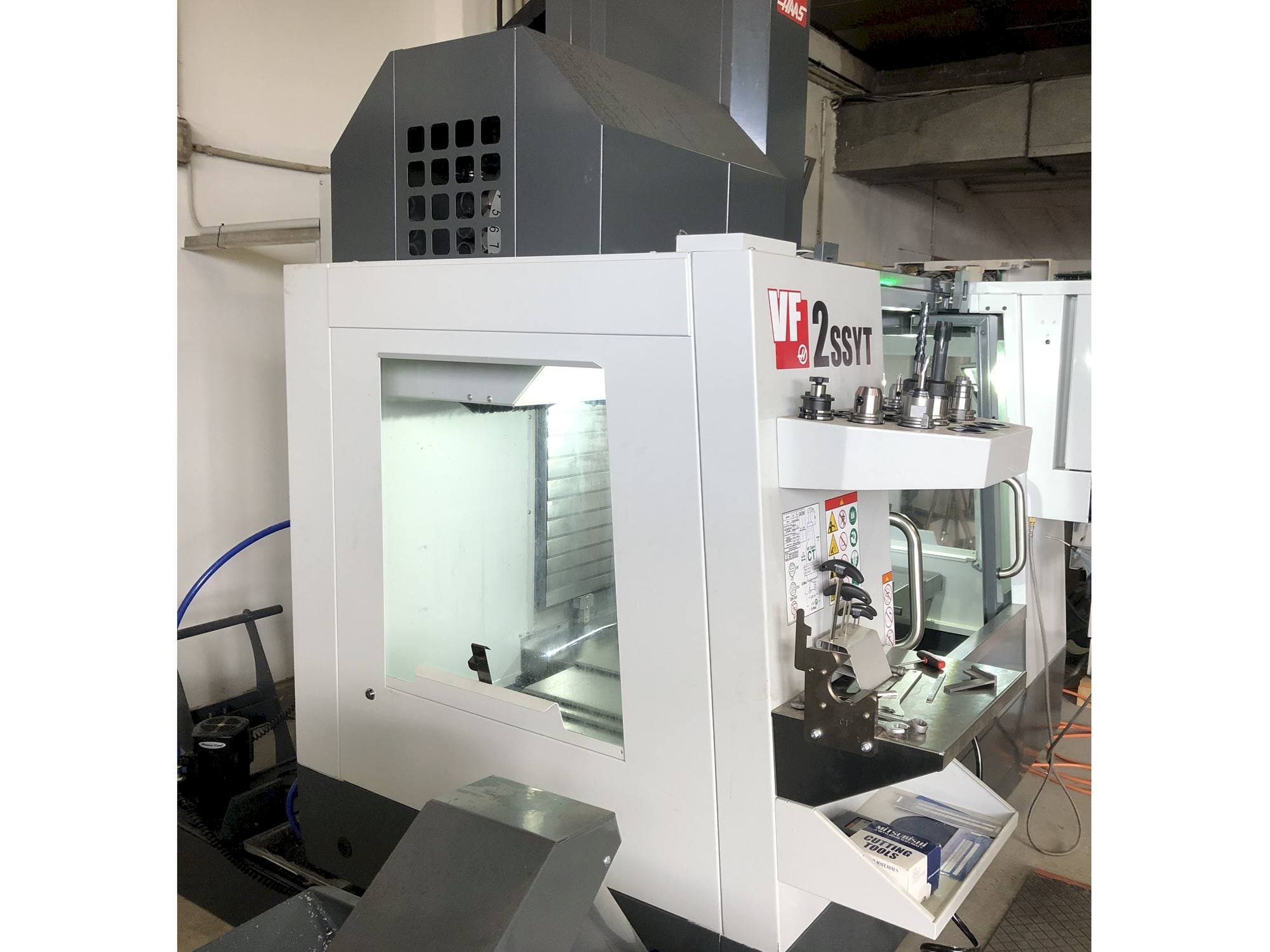 Masina HAAS VF-2SSYT eestvaade