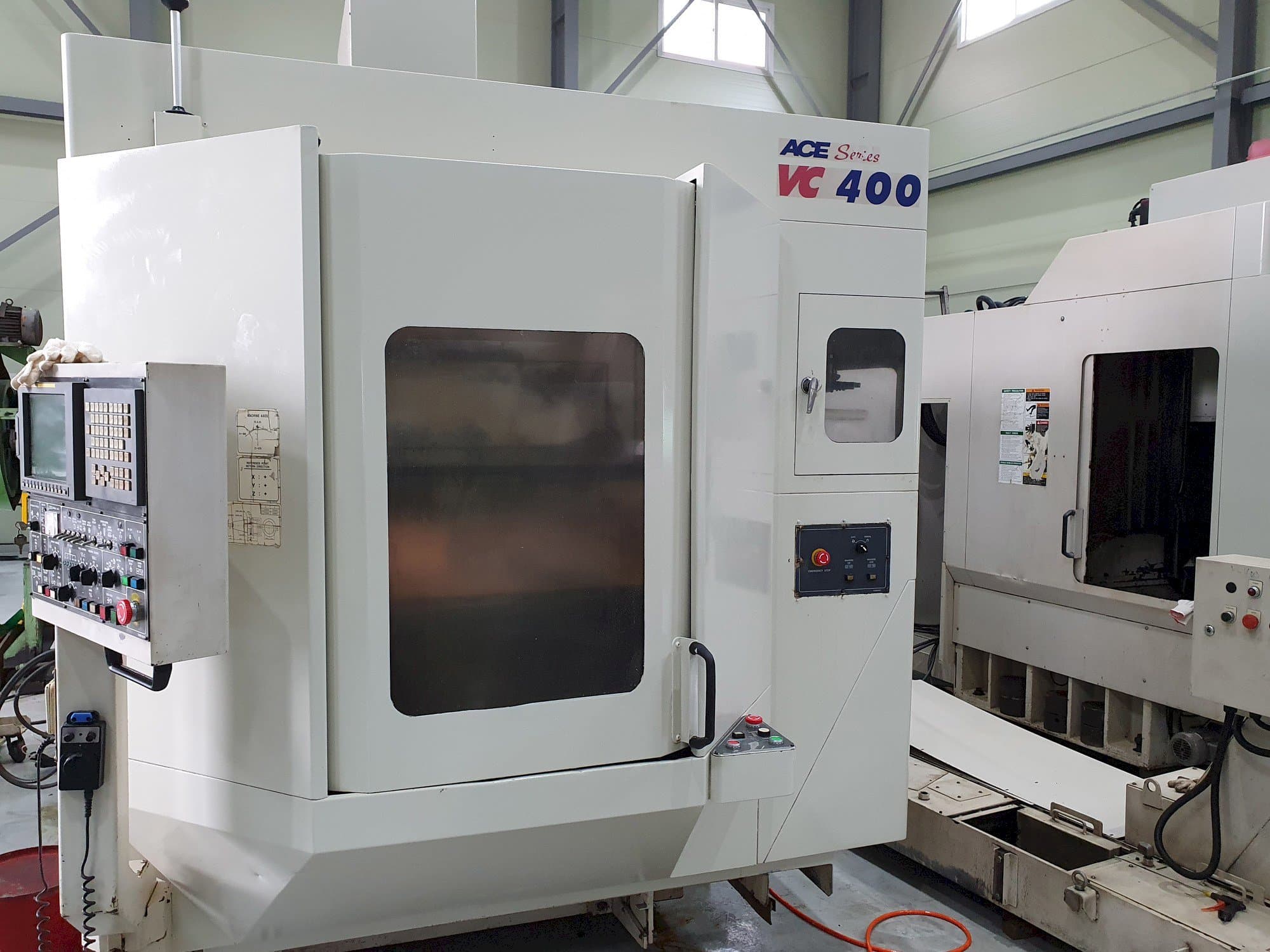 Masina DAEWOO Doosan Ace VC400 eestvaade