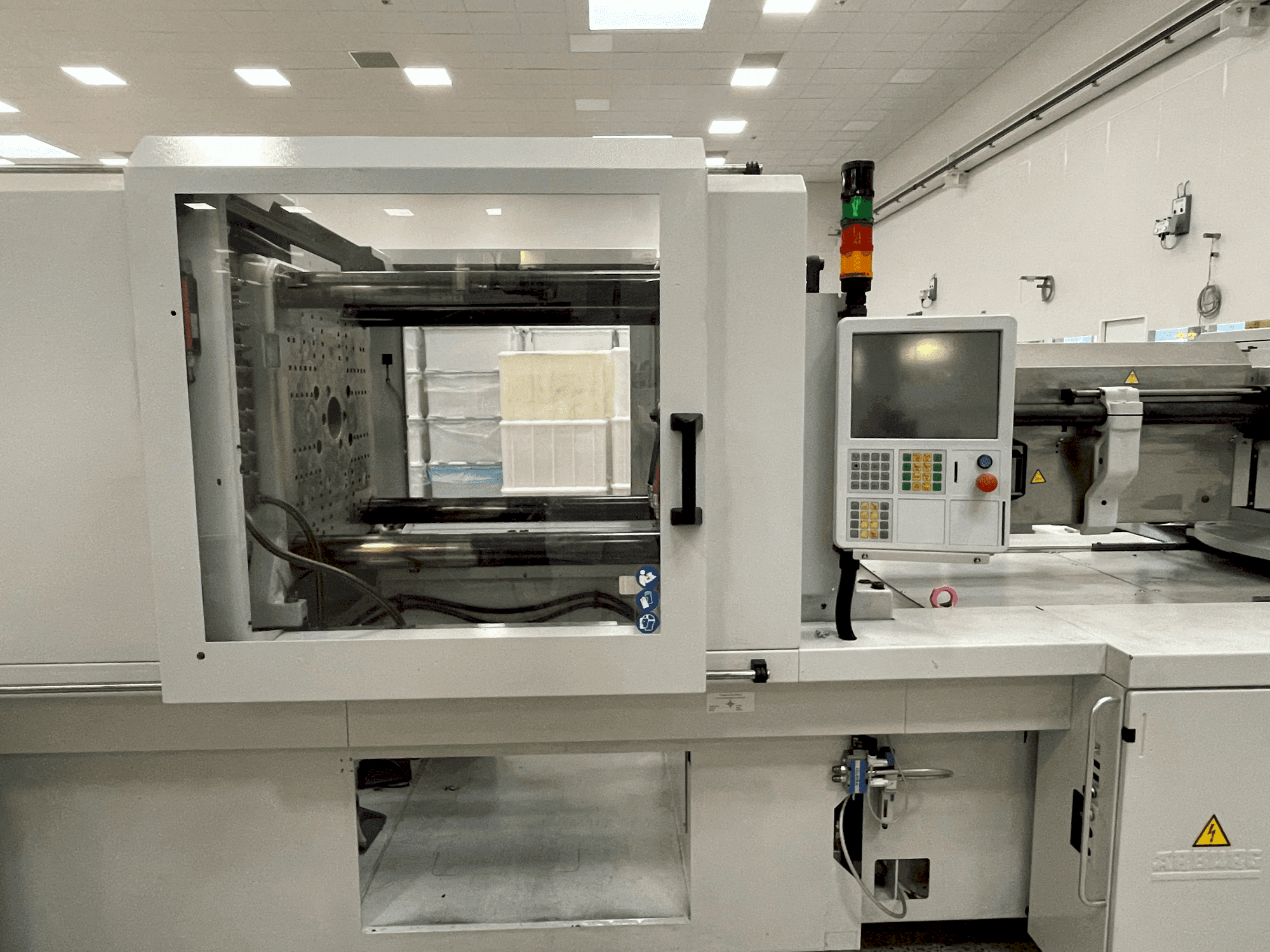 Masina Arburg Allrounder 570 H 2000-1300   eestvaade