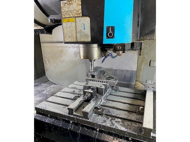 Masina Hurco VMX42i eestvaade