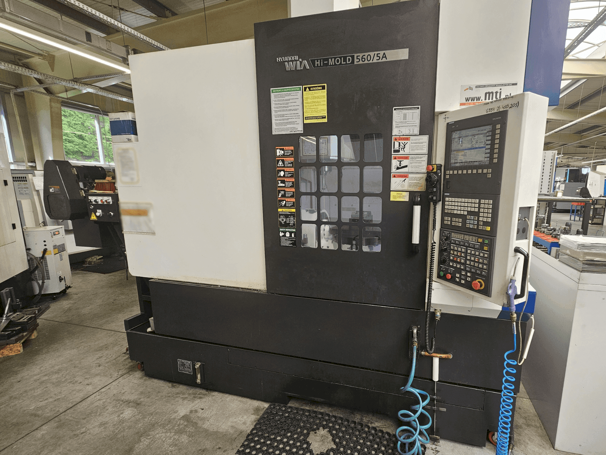 Masina Hyundai Wia Hi-MOLD 560/5A eestvaade