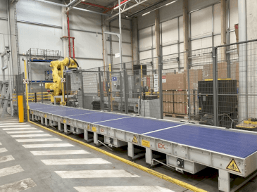 Masina FANUC M-2000iA/1700L eestvaade