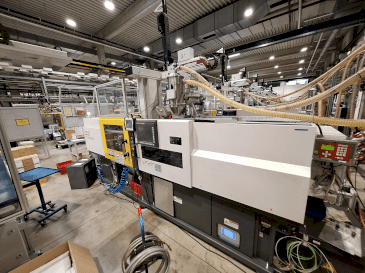 Masina FANUC Roboshot S100iA eestvaade